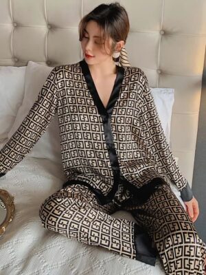 Pijama Oficial Mujer Koreano - Elegancia y Comodidad (2)