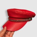 Gorra Oficial Stray Kids con Cadena Roja (2)