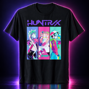 Camiseta negra con Rumi, Mira y Zoey en tres paneles de colores, HUNTR/X