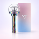 Lightstick con cúpula transparente, diamante y mango tornasolado junto a su caja, SEVENTEEN